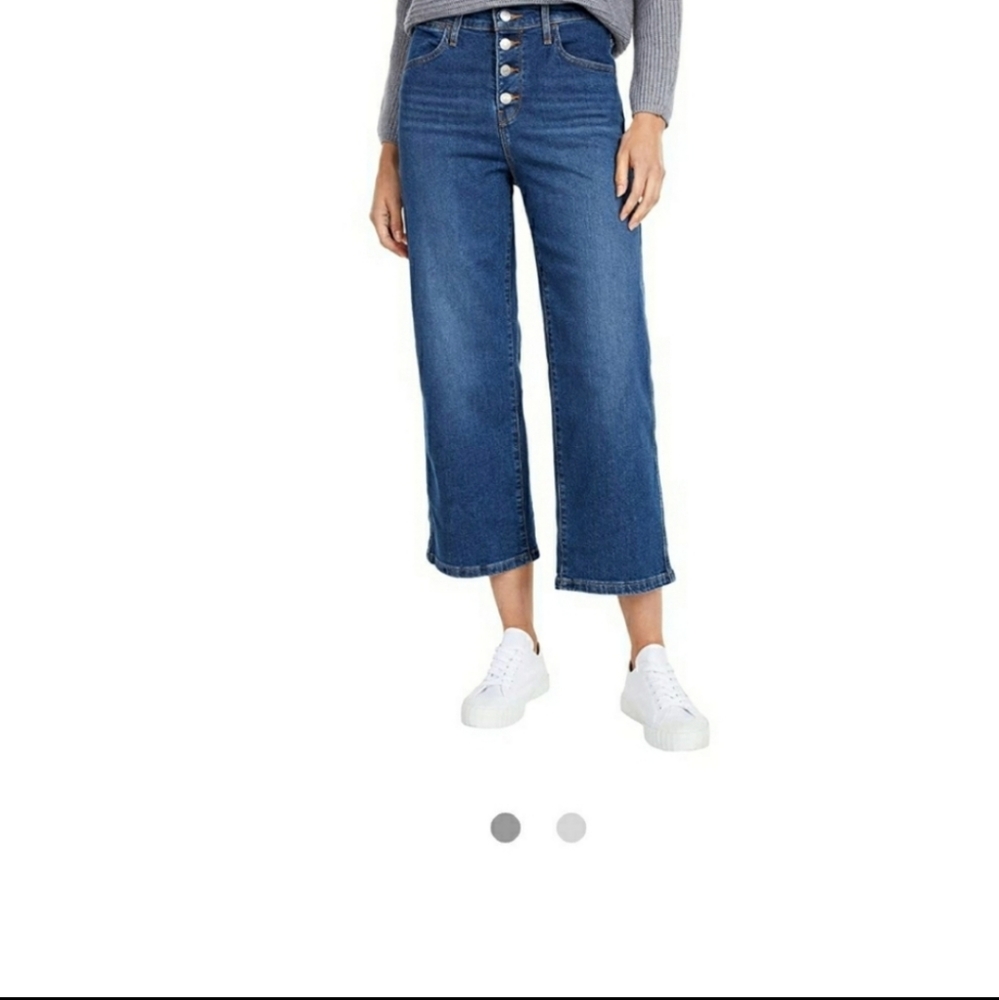 Levis